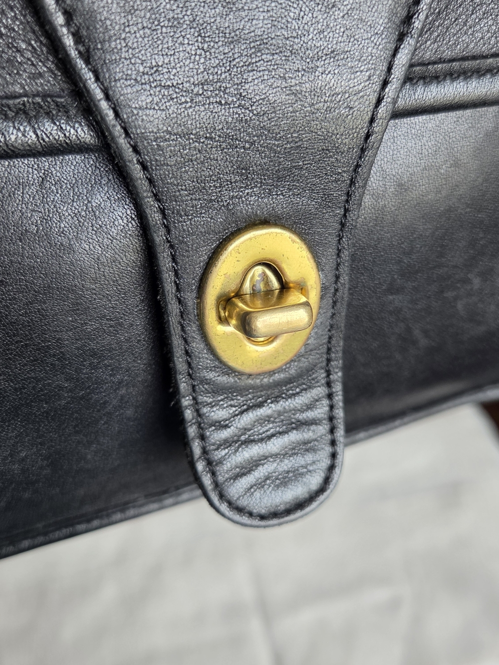 Vintage Coach Station Bag - Picture 5 of 12